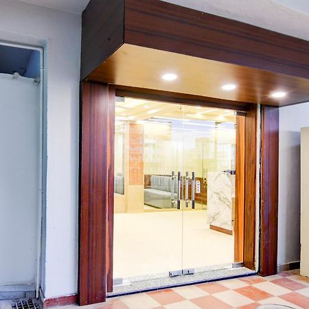 Super Townhouse Kaikhali Near Airport 콜카타 외부 사진