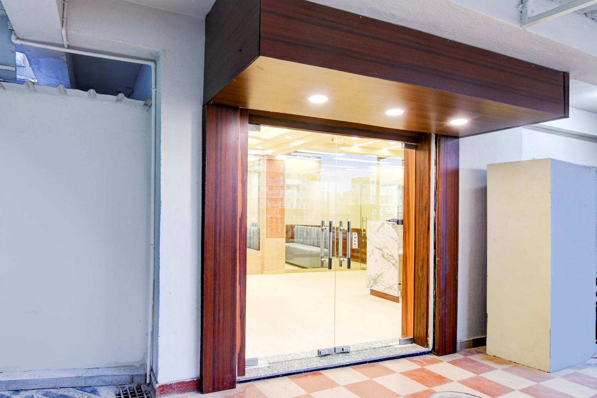 Super Townhouse Kaikhali Near Airport 콜카타 외부 사진