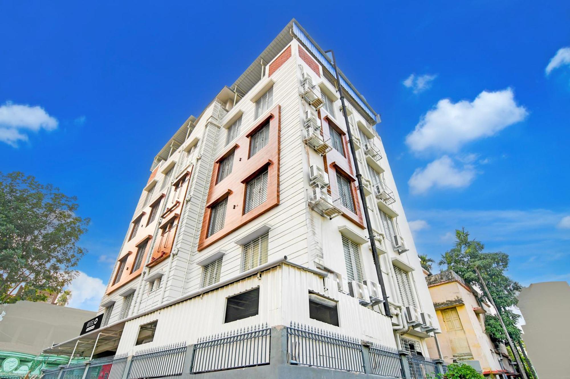 Super Townhouse Kaikhali Near Airport 콜카타 외부 사진
