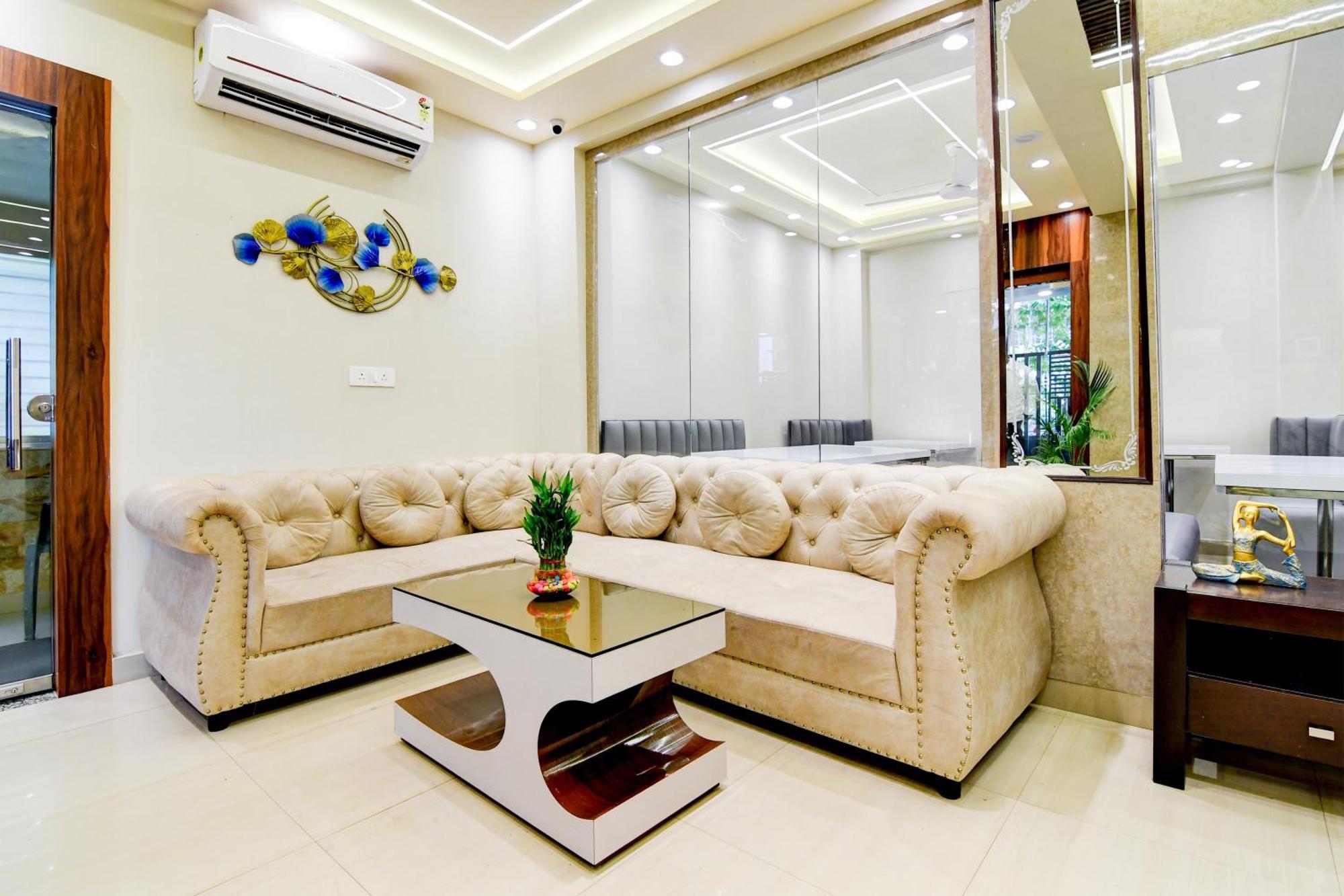 Super Townhouse Kaikhali Near Airport 콜카타 외부 사진