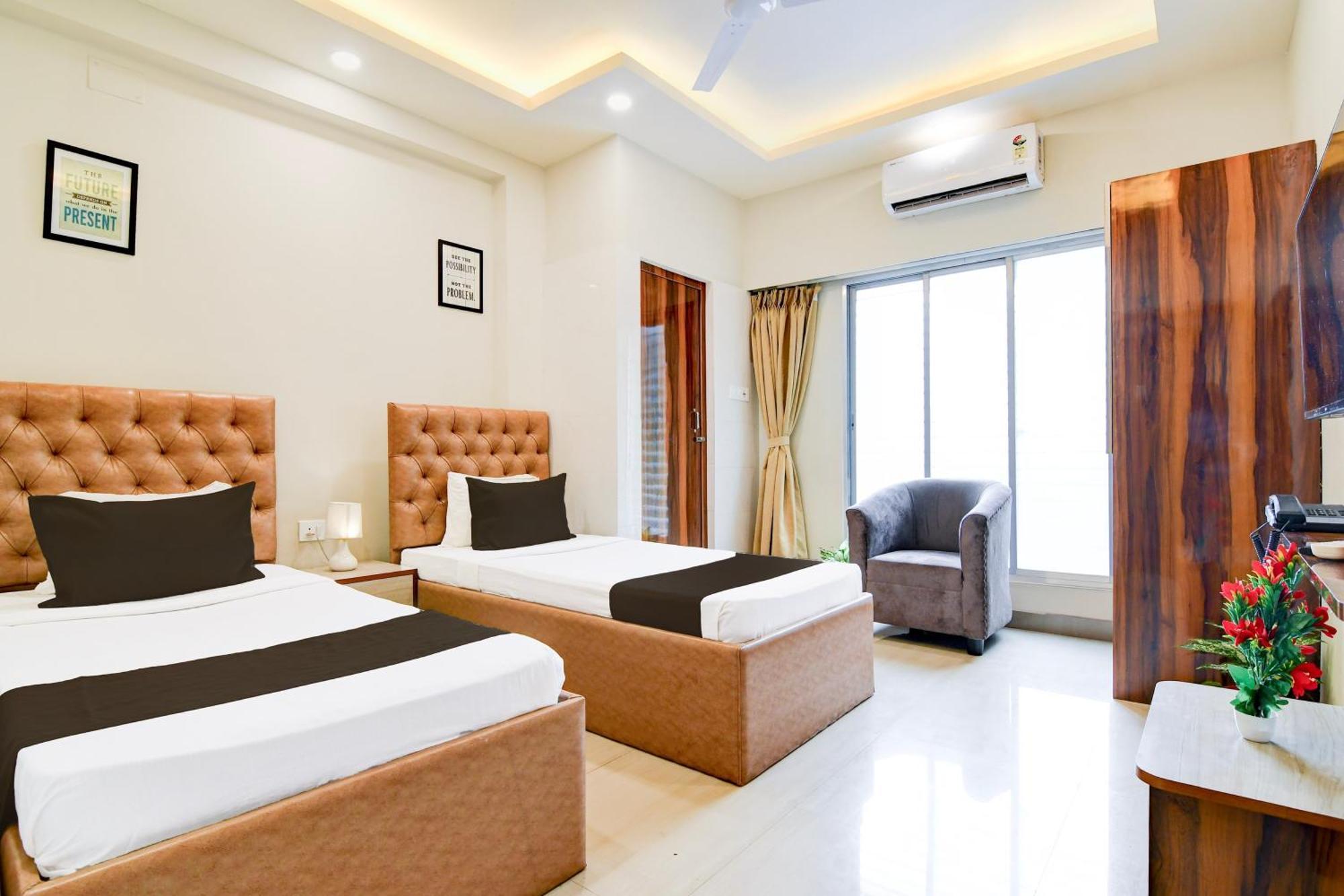 Super Townhouse Kaikhali Near Airport 콜카타 외부 사진