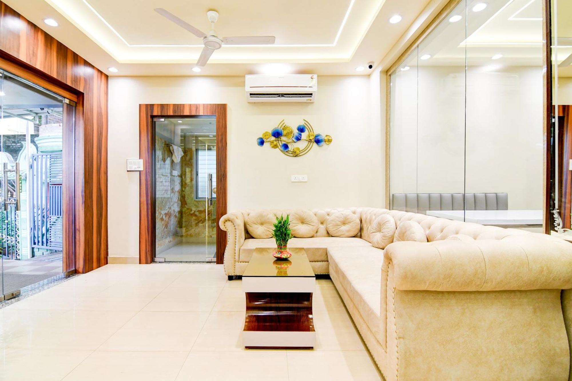 Super Townhouse Kaikhali Near Airport 콜카타 외부 사진