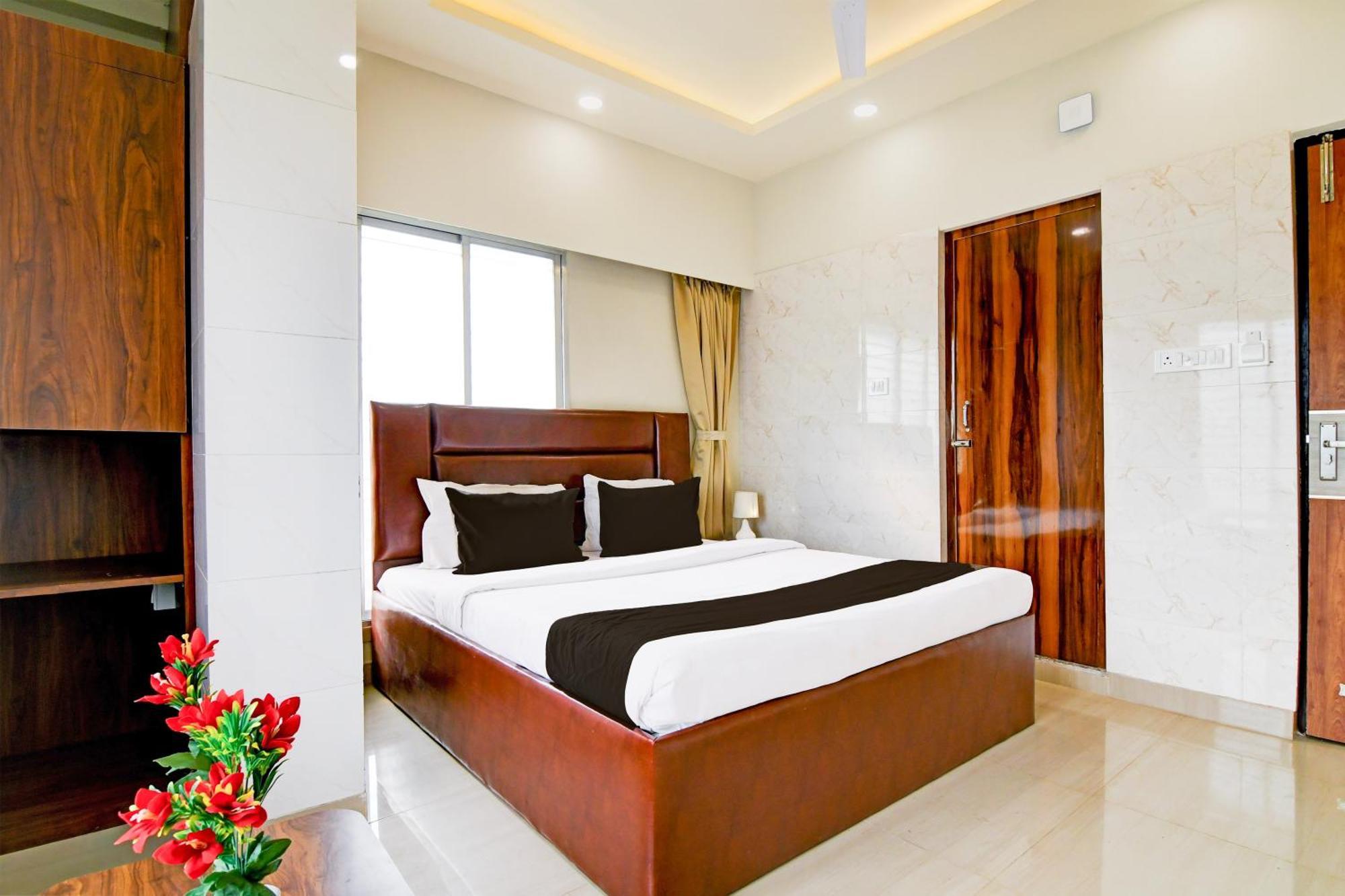 Super Townhouse Kaikhali Near Airport 콜카타 외부 사진