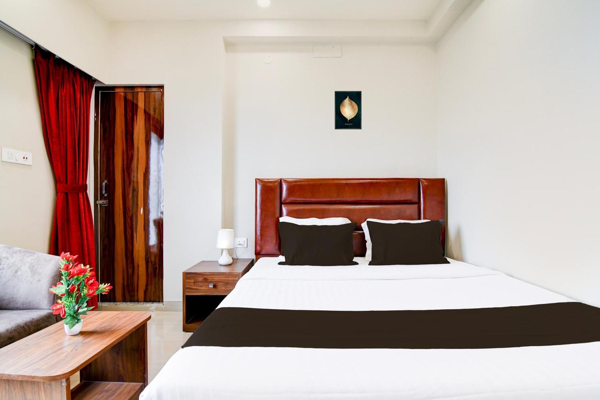Super Townhouse Kaikhali Near Airport 콜카타 외부 사진
